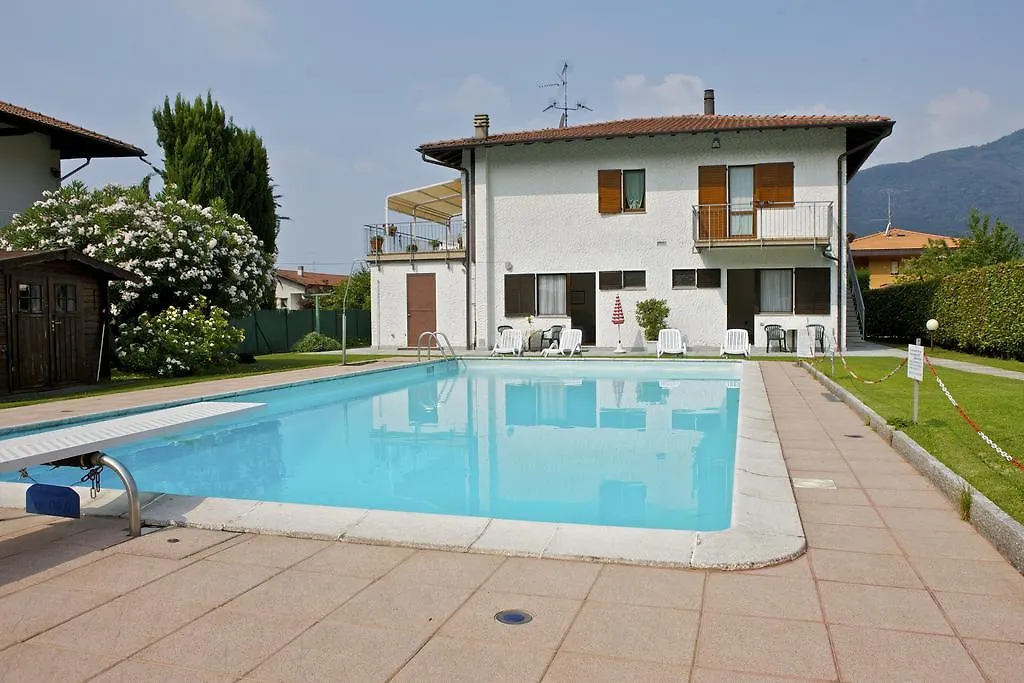 Maccagno Casa Augusta 아파트