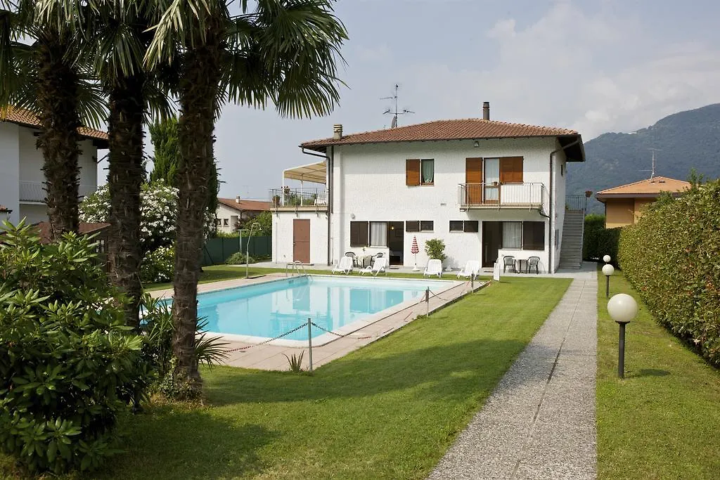 Maccagno Casa Augusta 아파트